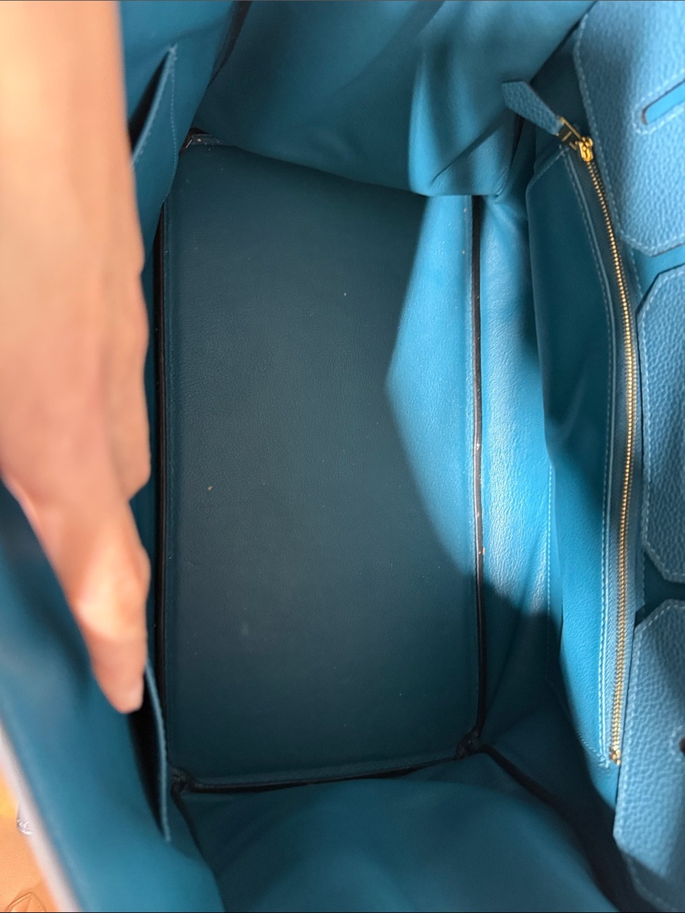 Size 40 Teal Leather Structured Top-Handle Bag with Gold Hardware - Picture 4 of 10